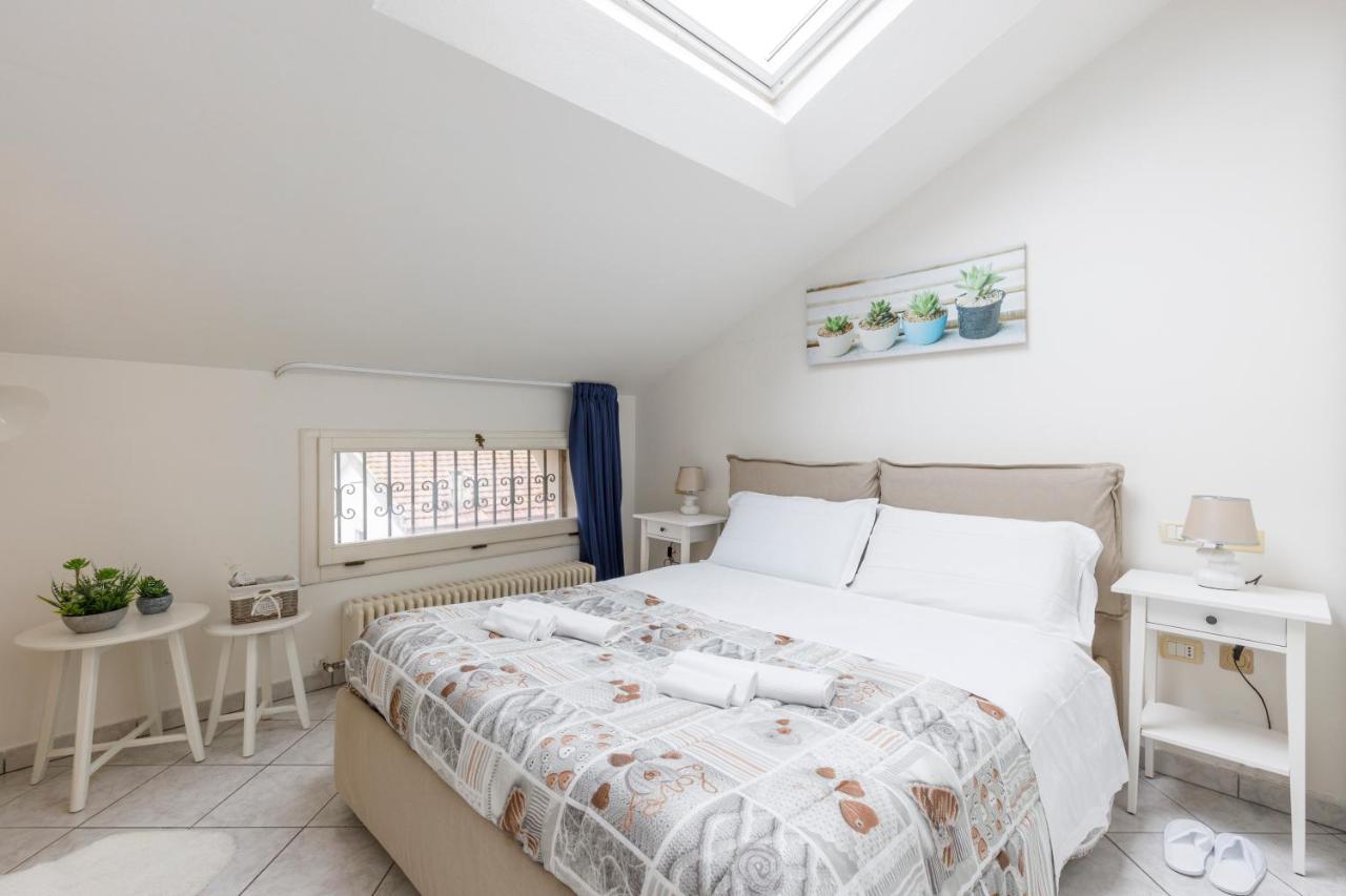 Elly'S Home Parcheggio Privato Равена Екстериор снимка